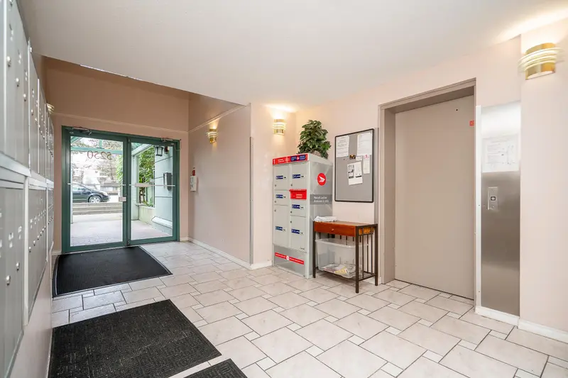 109 5250 VICTORY STREET - photo 3 of 25