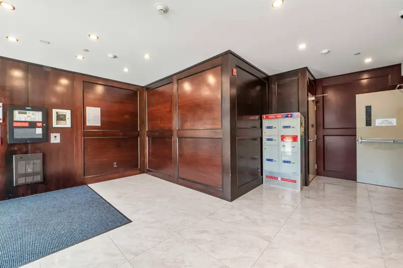 405 20367 85 AVENUE - photo 3 of 35
