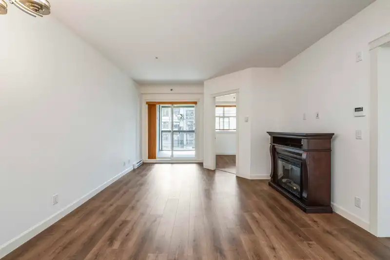405 20367 85 AVENUE - photo 4 of 35