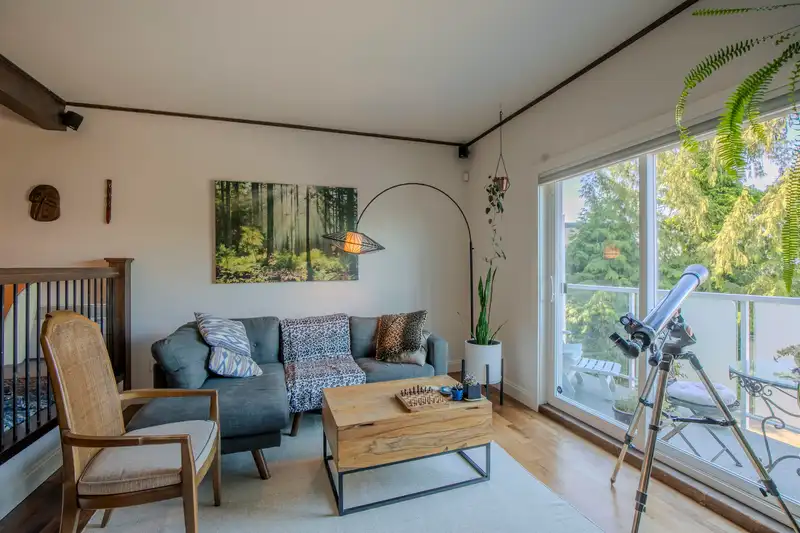 5 350 CENTRE ROAD - photo 3 of 32