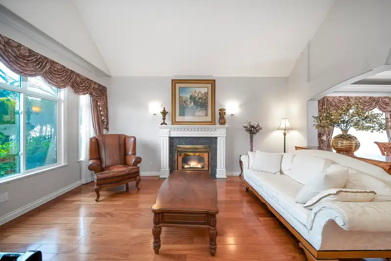 8320 MOWBRAY ROAD - photo 3 of 34