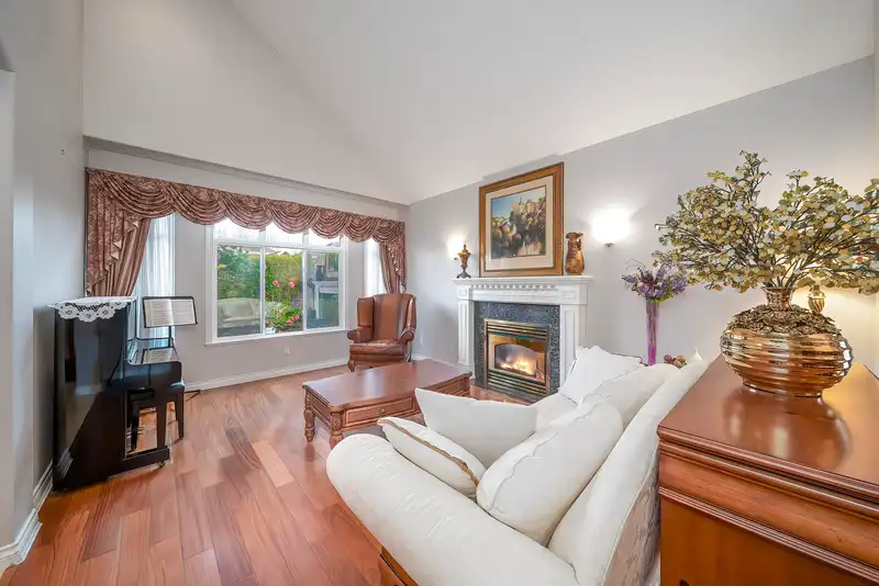 8320 MOWBRAY ROAD - photo 4 of 34