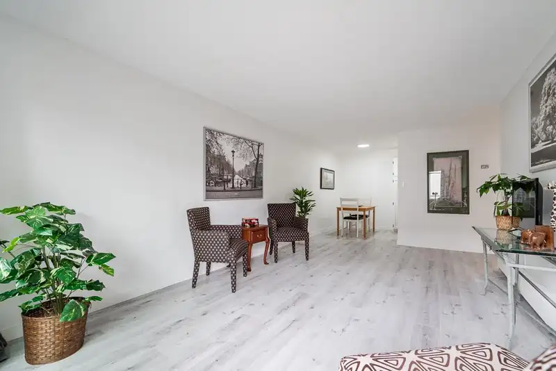318 750 E 7TH AVENUE - photo 2 of 31