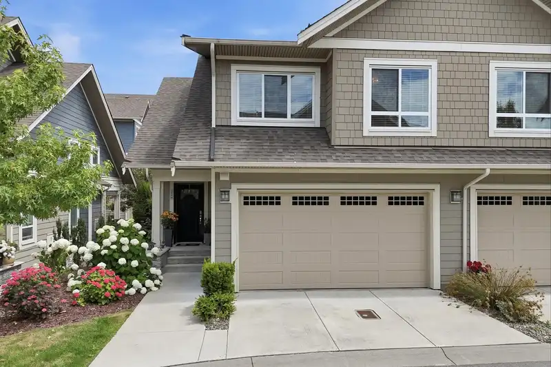 204 1816 OSPREY DRIVE - photo 1 of 38
