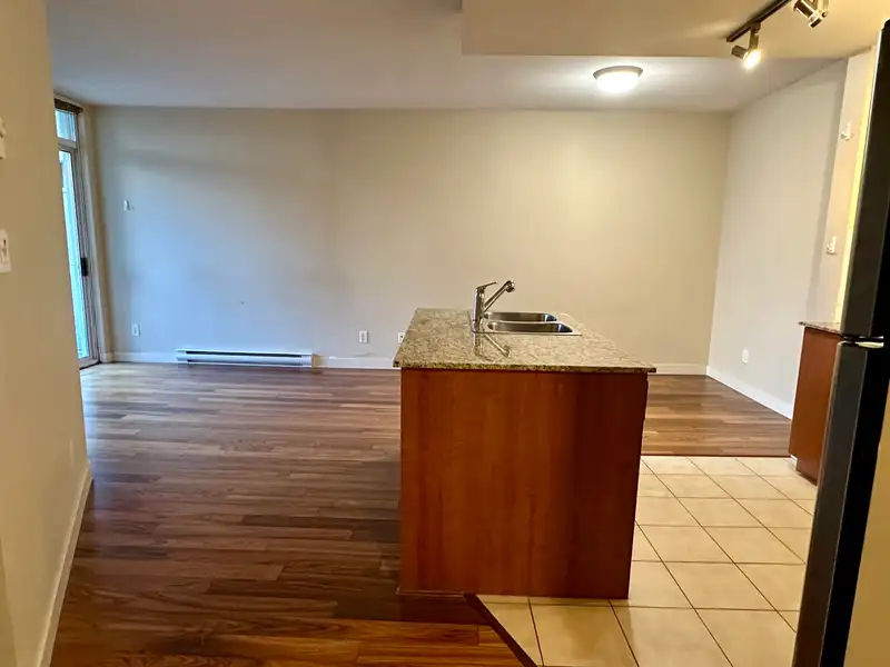 516 4028 KNIGHT STREET - photo 3 of 10