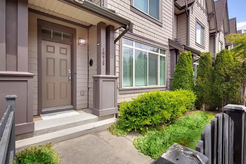 16439 24 AVENUE - photo 4 of 36