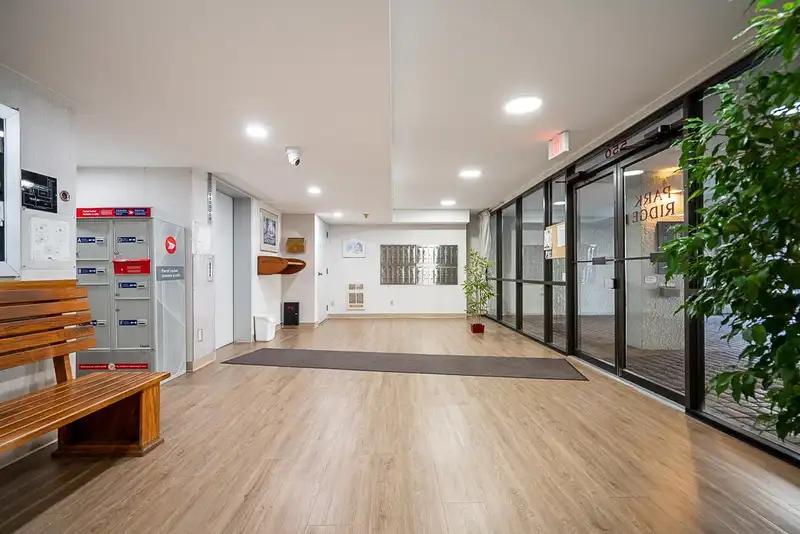 504 550 EIGHTH STREET - photo 4 of 34