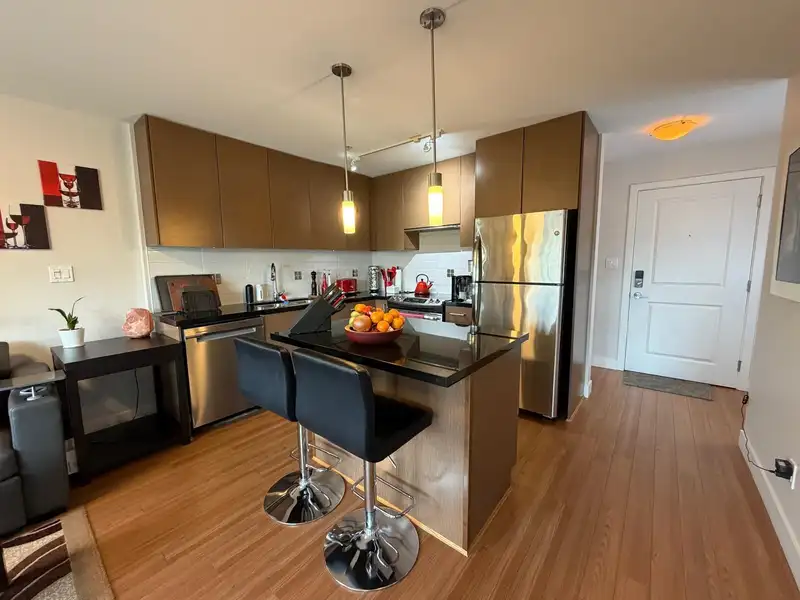 313 15735 CROYDON DRIVE - photo 2 of 15
