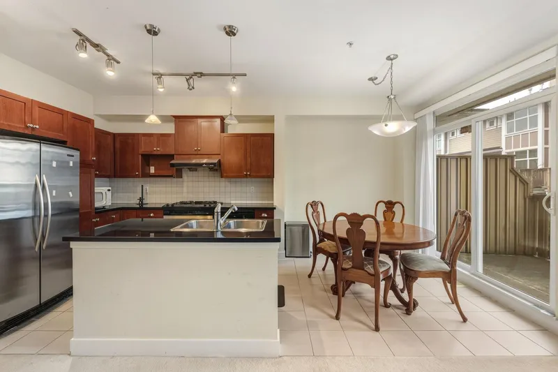 979 WESTBURY WALK - photo 4 of 11