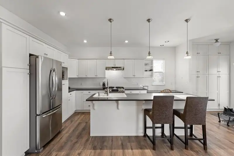 4345 CALLAGHAN CRESCENT - photo 4 of 34