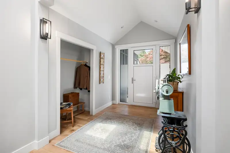 25088 59 AVENUE - photo 3 of 38