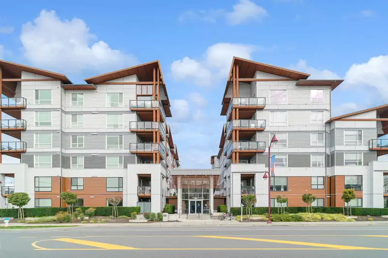 205 11501 84 AVENUE - photo 1 of 25