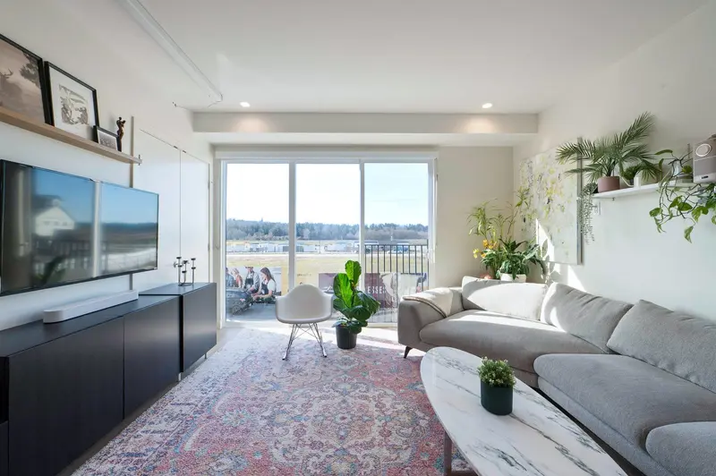 19 6340 MARKET AVENUE - photo 2 of 25