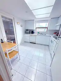 806 1199 EASTWOOD STREET - thumbnail 9