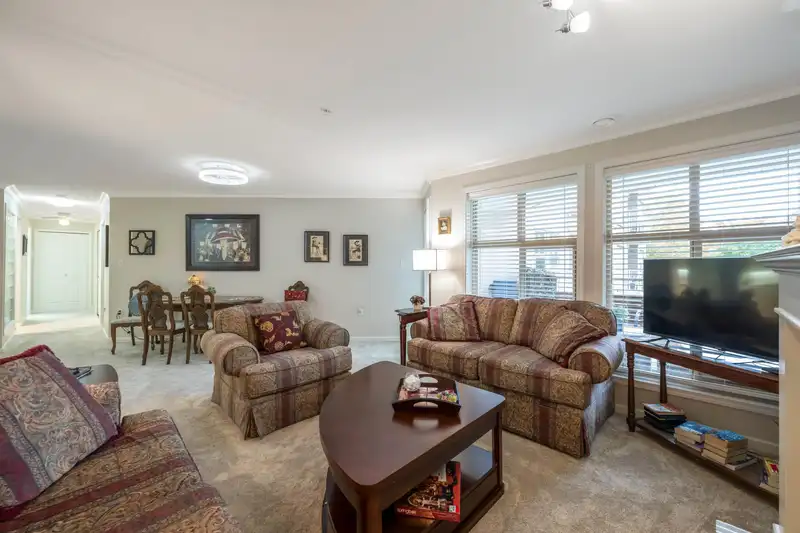 209 15350 19A AVENUE - photo 4 of 34