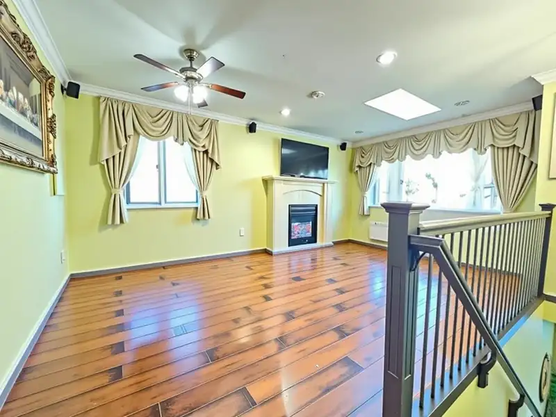 5045 PAYNE STREET - photo 4 of 11