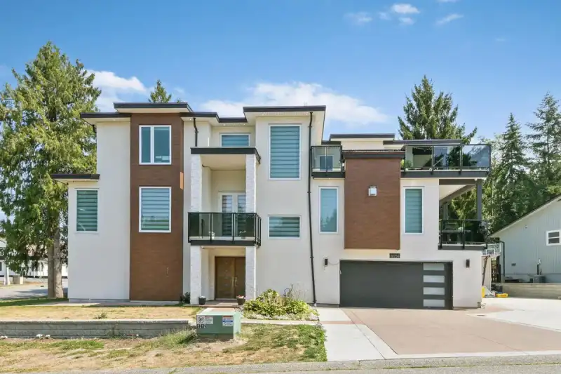 20754 48 AVENUE - photo 1 of 40