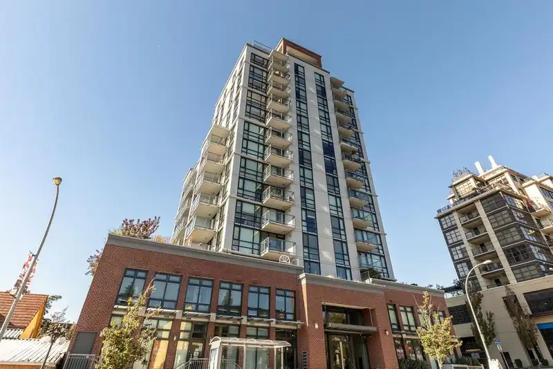 1104 258 SIXTH STREET - photo 1 of 13