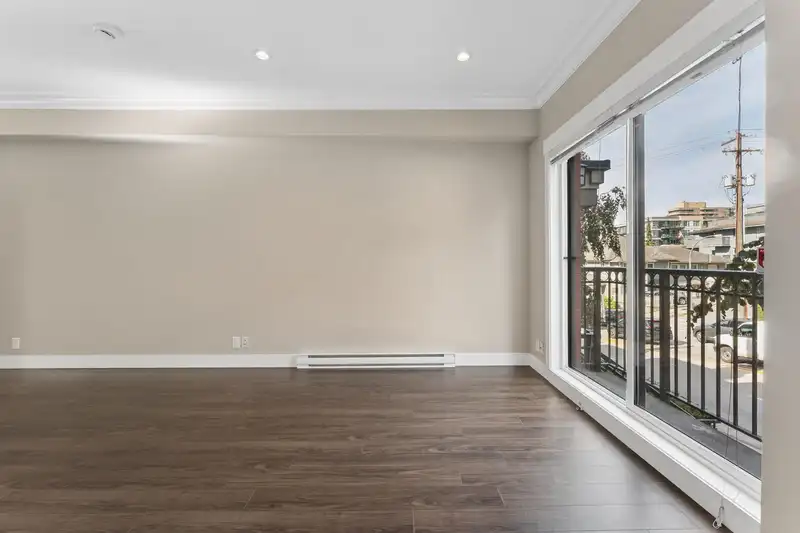 4 838 ROYAL AVENUE - photo 4 of 28