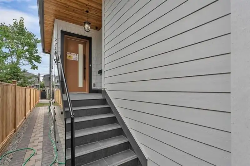 2 2710 E 1ST AVENUE - photo 1 of 24
