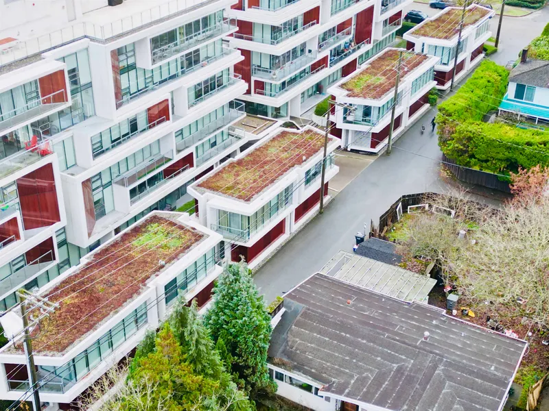 759 W 41ST AVENUE - photo 4 of 17