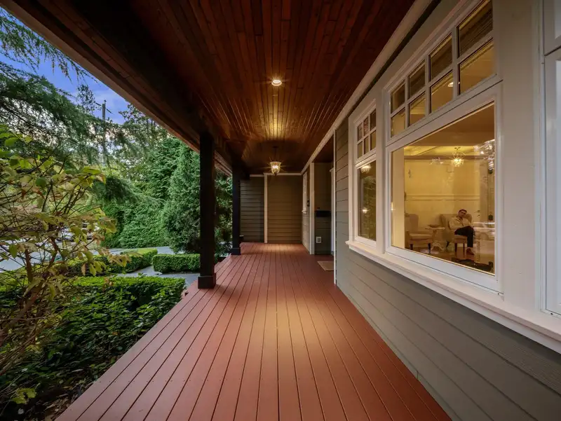 13029 14 AVENUE - photo 2 of 25