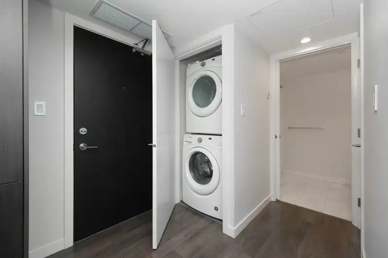 1005 8238 LORD STREET - photo 2 of 38
