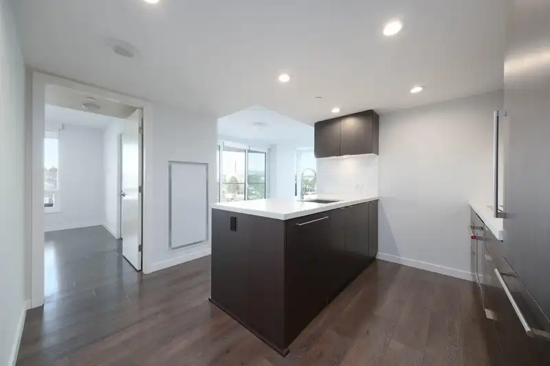 1005 8238 LORD STREET - photo 3 of 38