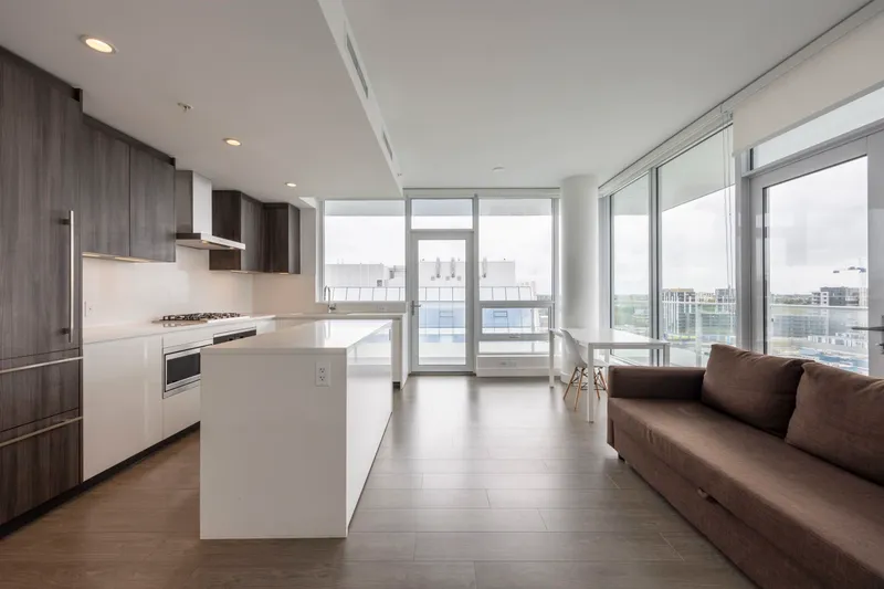 1507 6320 NO. 3 ROAD - photo 2 of 8