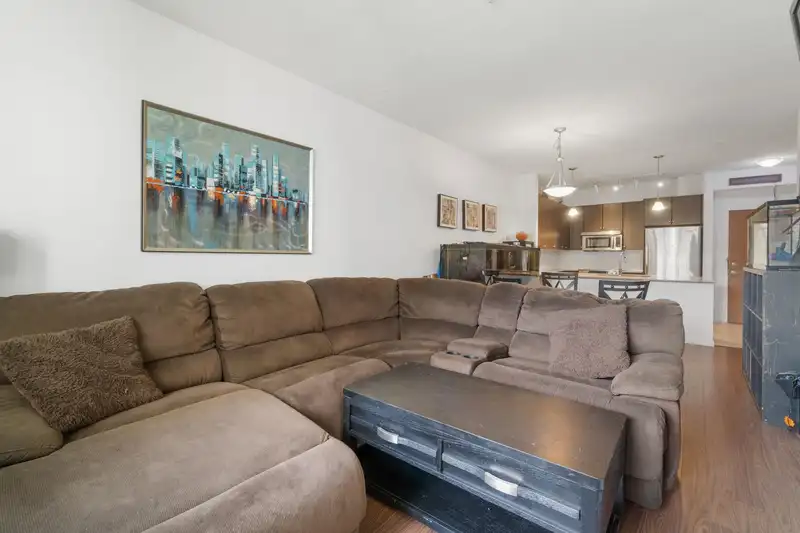 201 290 FRANCIS WAY - photo 4 of 17