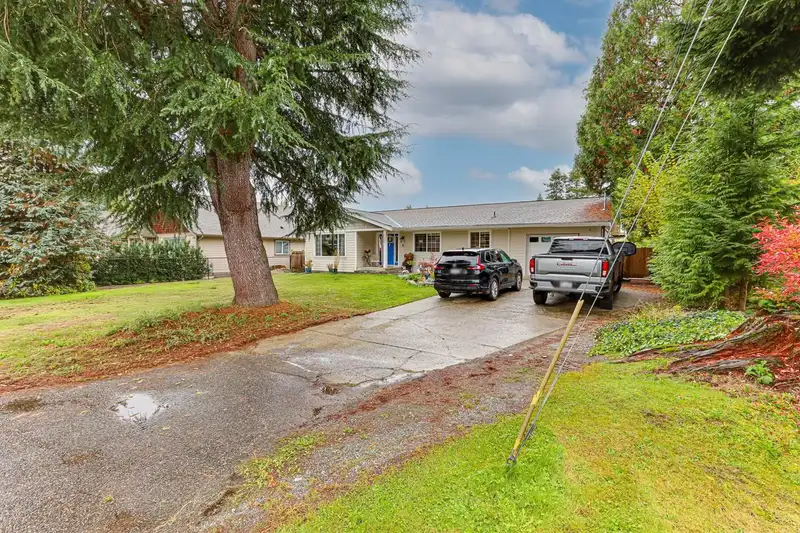 8887 GAY STREET - photo 3 of 36