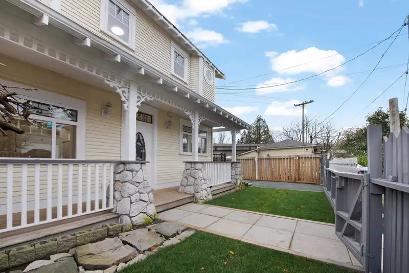 2208 HAMILTON STREET - photo 3 of 34
