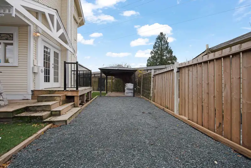 2208 HAMILTON STREET - photo 4 of 34