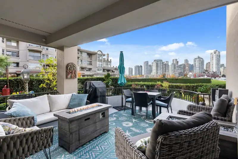 119 1869 SPYGLASS PLACE - photo 4 of 34