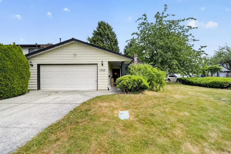 3760 BAMFIELD DRIVE - photo 4 of 36
