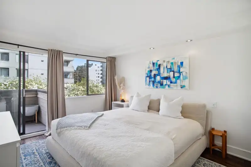 309 1363 CLYDE AVENUE - photo 1 of 29