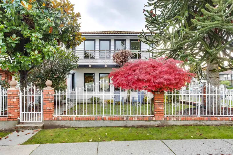 210 MADISON AVENUE - photo 2 of 35