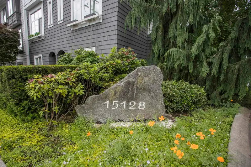 20 15128 24 AVENUE - photo 4 of 38