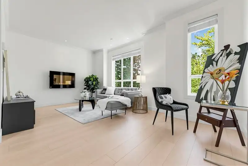4 7140 RAILWAY AVENUE - photo 2 of 37