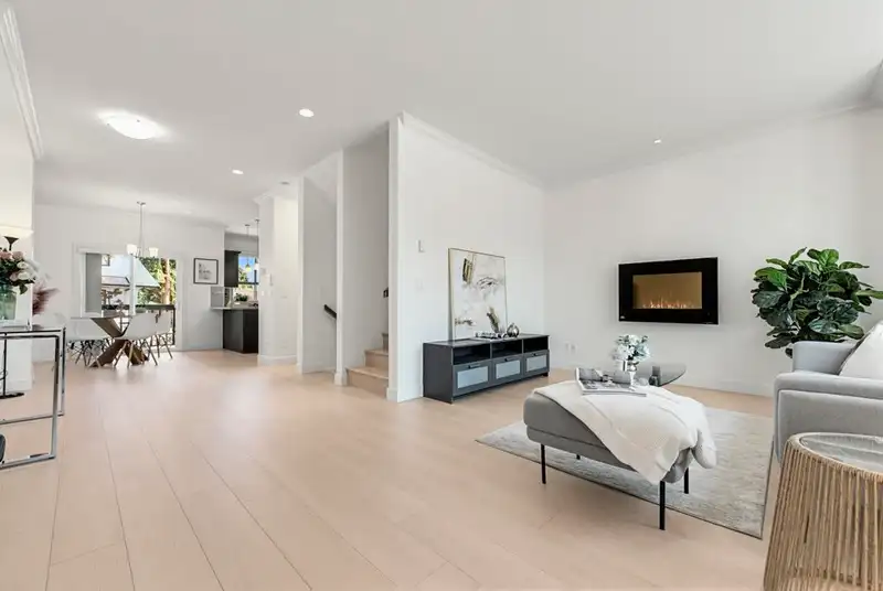 4 7140 RAILWAY AVENUE - photo 4 of 37