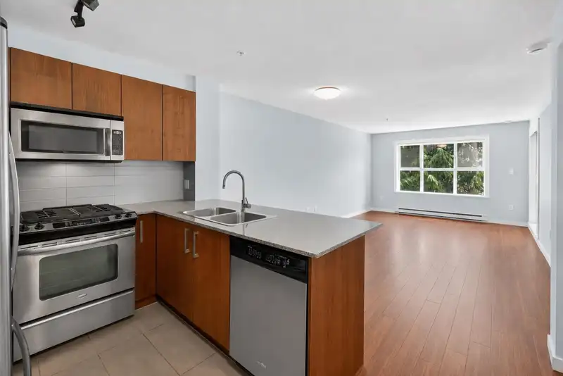 312 5889 IRMIN STREET - photo 4 of 36