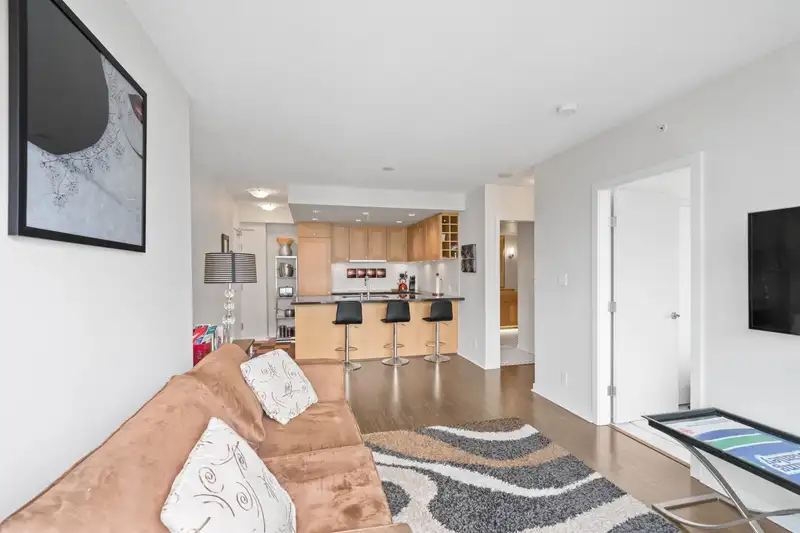 2001 821 CAMBIE STREET - photo 4 of 22