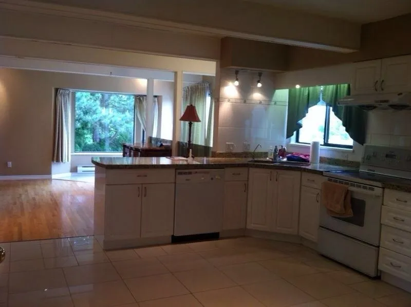 6948 BROADWAY - photo 2 of 13