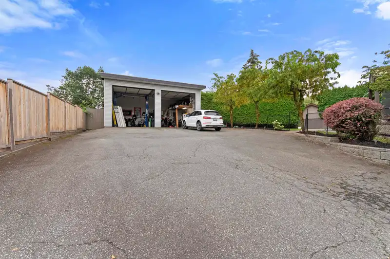 22749 125A AVENUE - photo 4 of 39