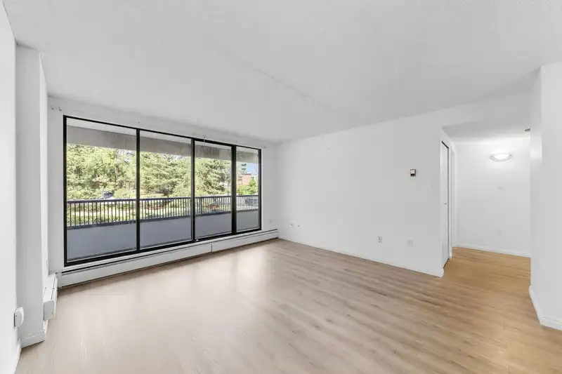 203 6595 WILLINGDON AVENUE - photo 2 of 37