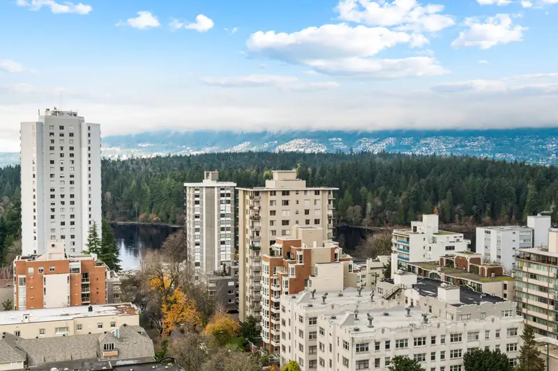 2004 1816 HARO STREET - photo 2 of 25