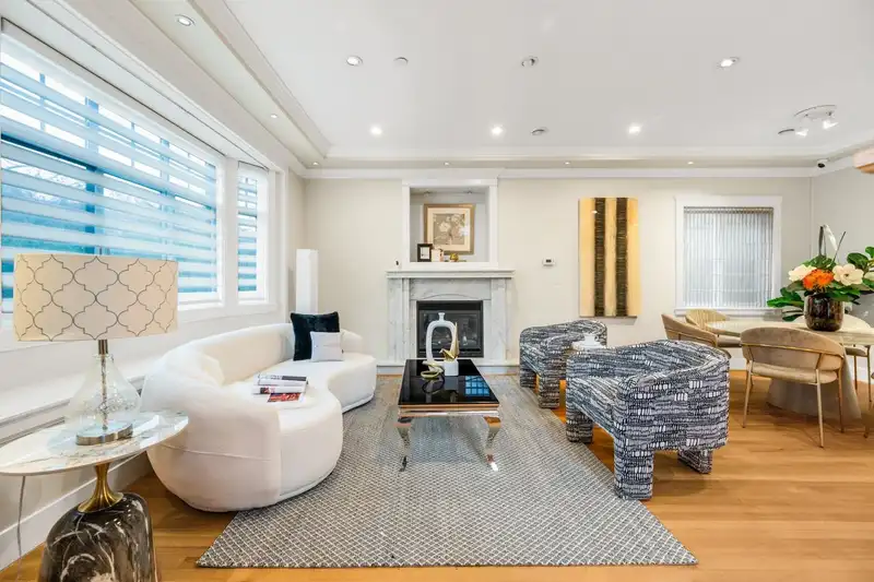 3559 W 18TH AVENUE - photo 2 of 15
