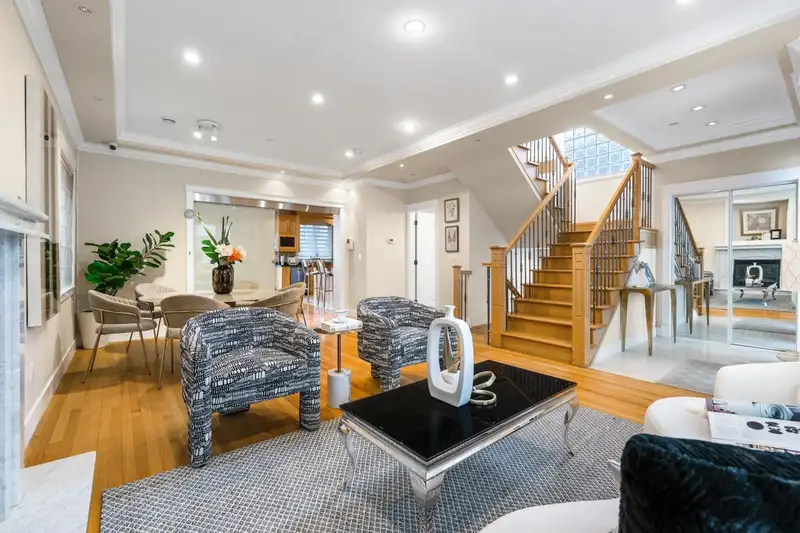 3559 W 18TH AVENUE - photo 3 of 15