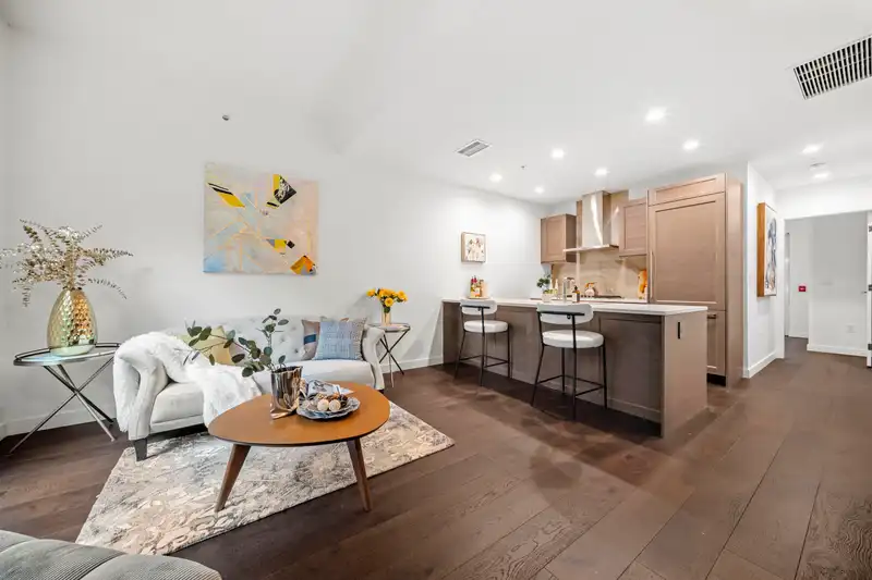 103 5681 BIRNEY AVENUE - photo 2 of 18