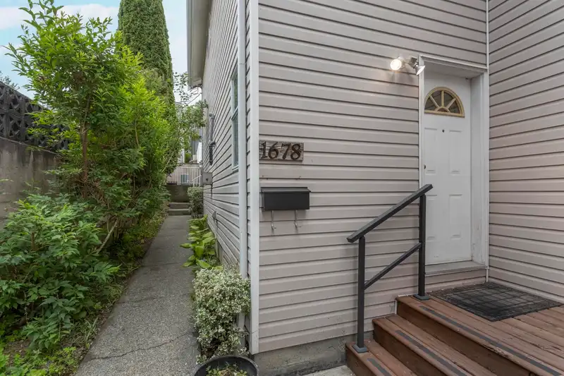 1678 E 13TH AVENUE - photo 2 of 30